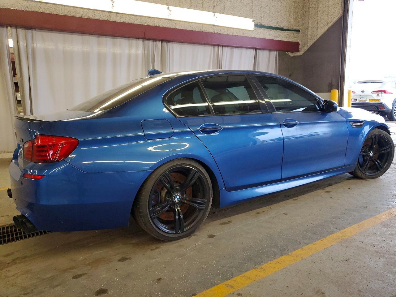 2013 BMW M5 - Фото 3