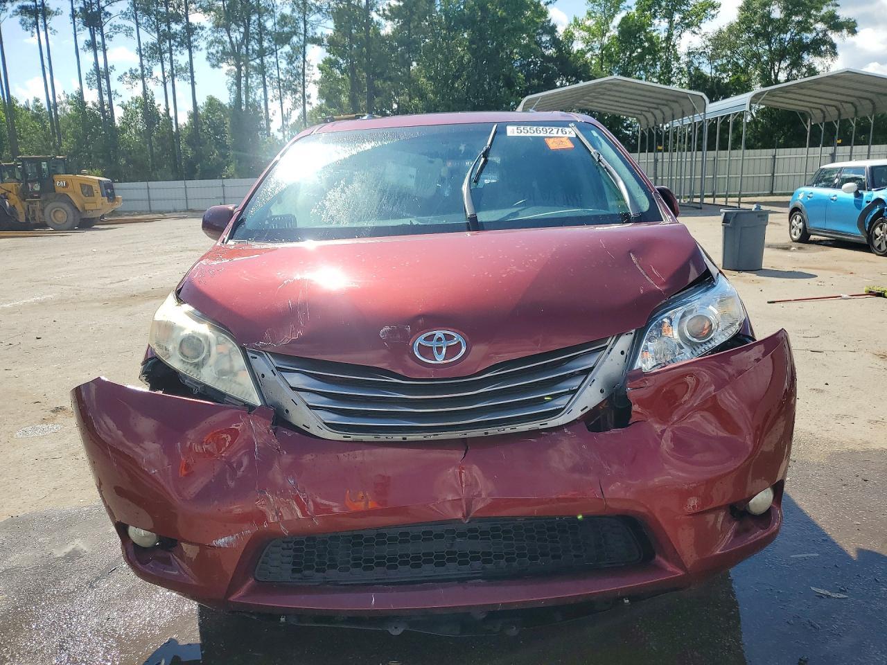 2017 Toyota Sienna Xle Premium 8-Passenger - Фото 5