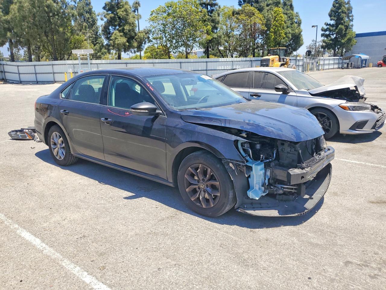 2018 Volkswagen Passat S - Image 4