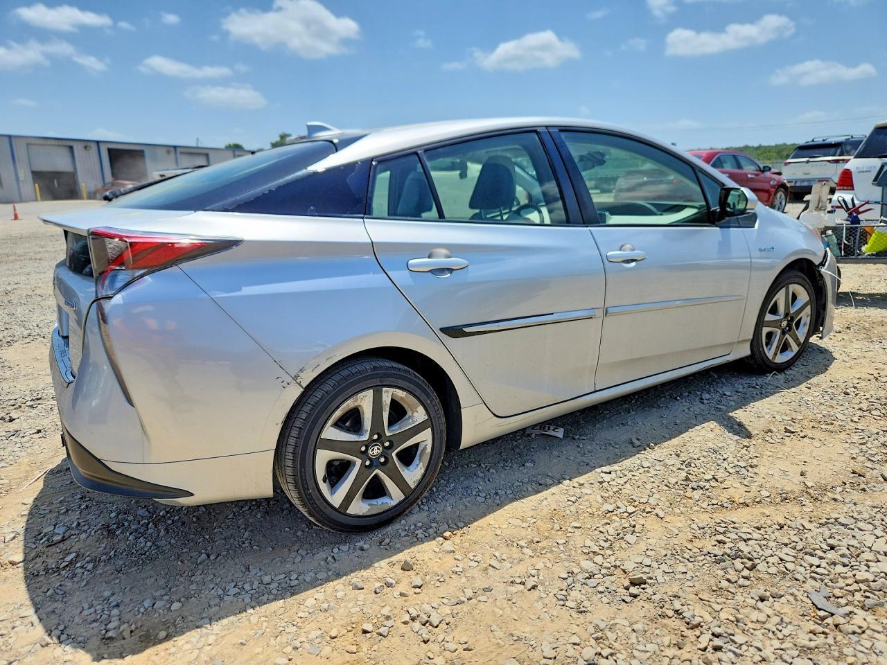 2017 Toyota Prius Three Touring - Фото 3