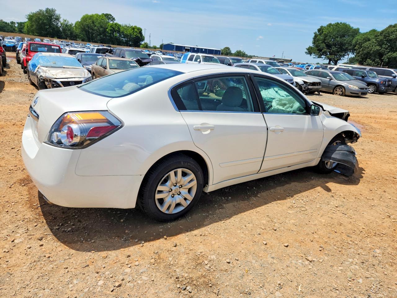 2010 Nissan Altima 2.5 - Фото 3