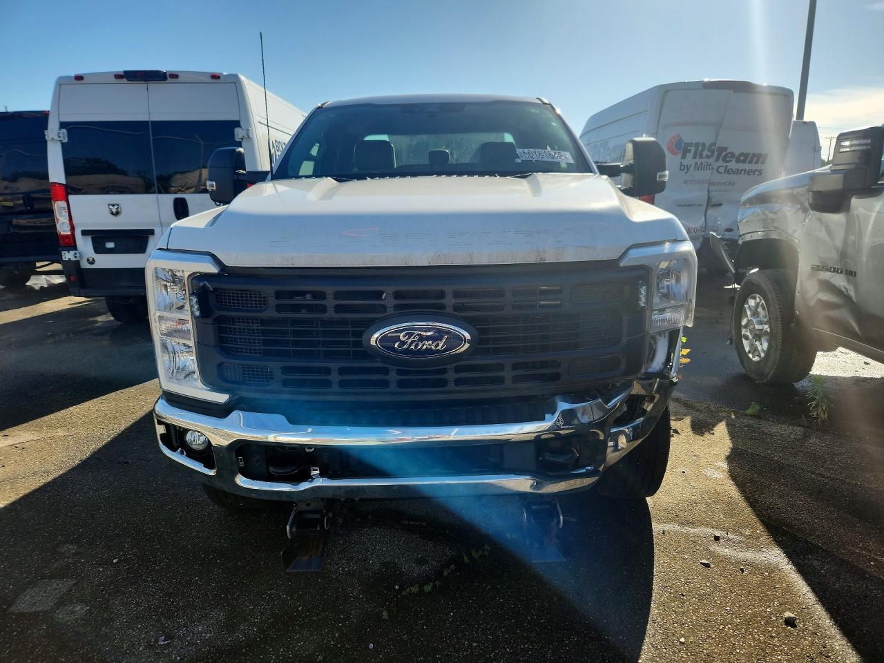 2024 Ford F350 Super Duty - Фото 5