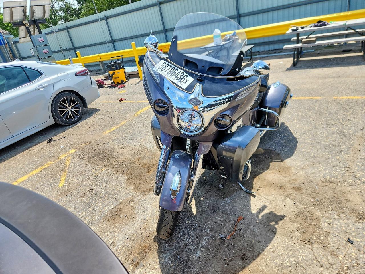 2016 Indian Roadmaster - Image 2