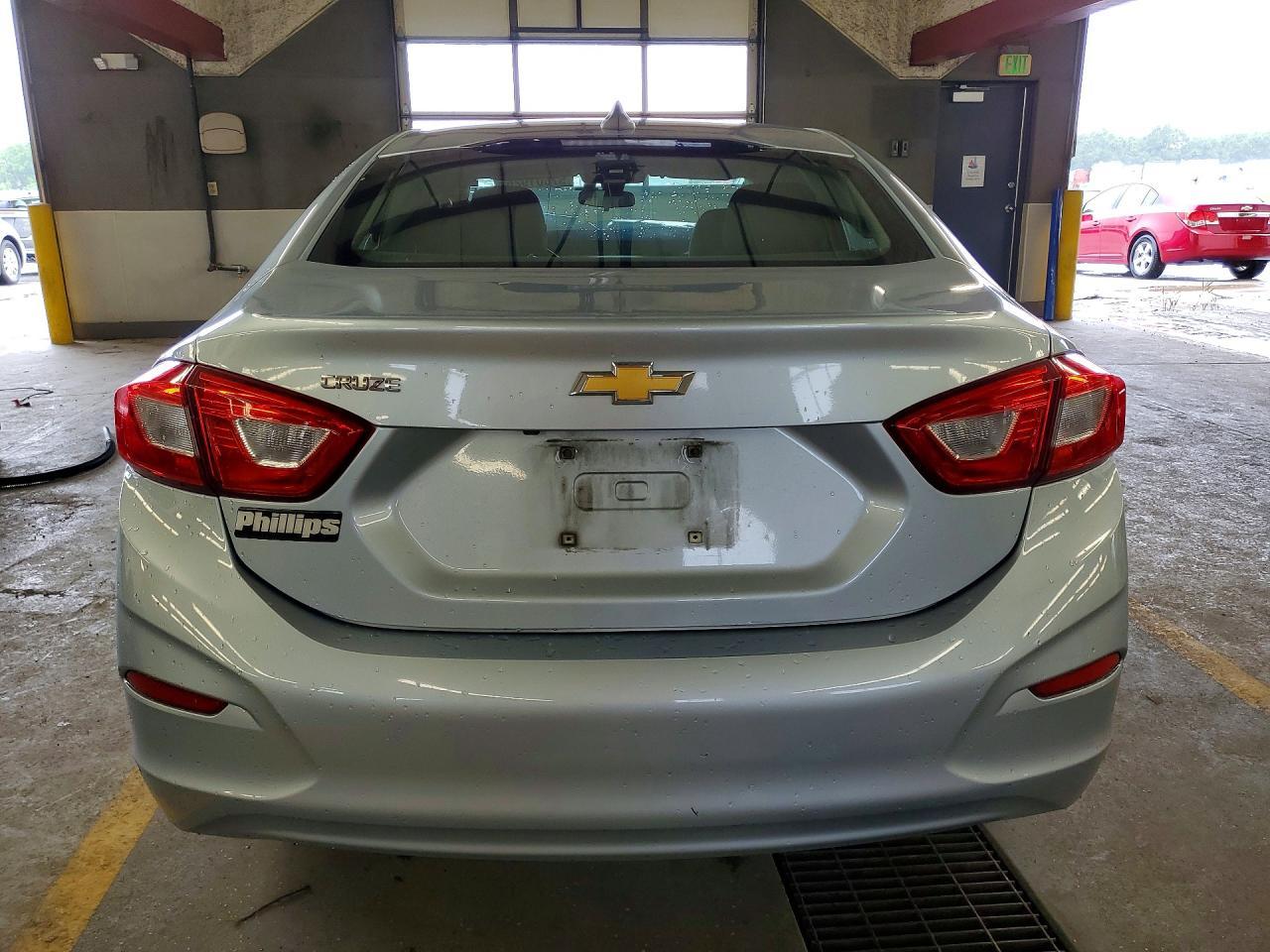 2018 Chevrolet Cruze Ls - Фото 6