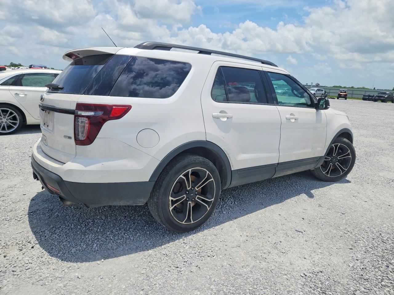 2015 Ford Explorer Sport - Фото 3