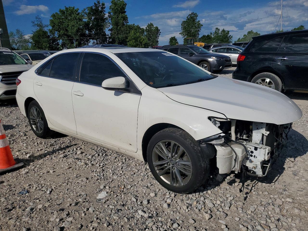 2017 Toyota Camry Se - Фото 4