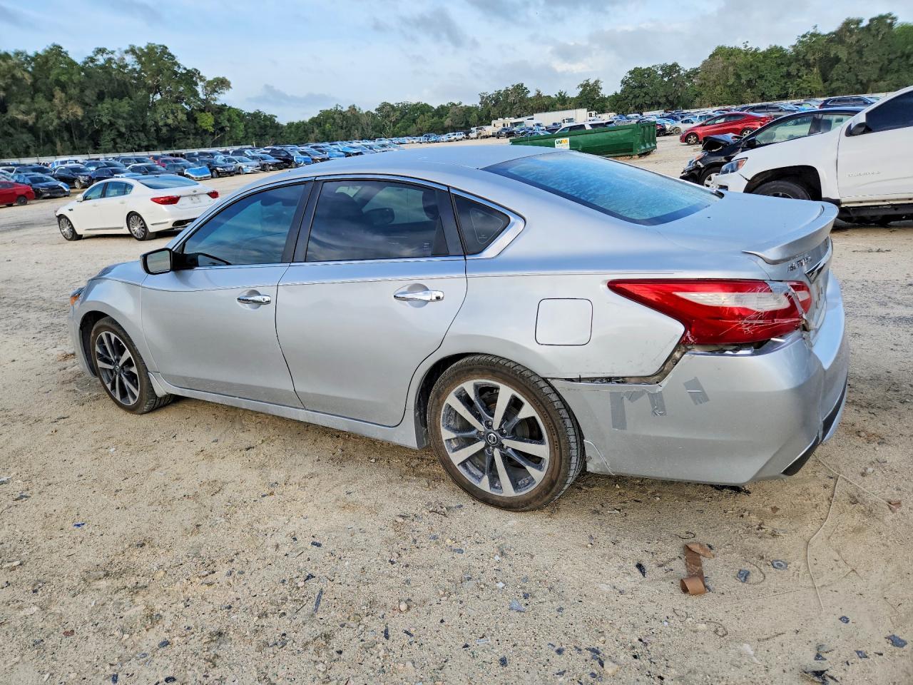 2016 Nissan Altima 2.5 Sr - Фото 2