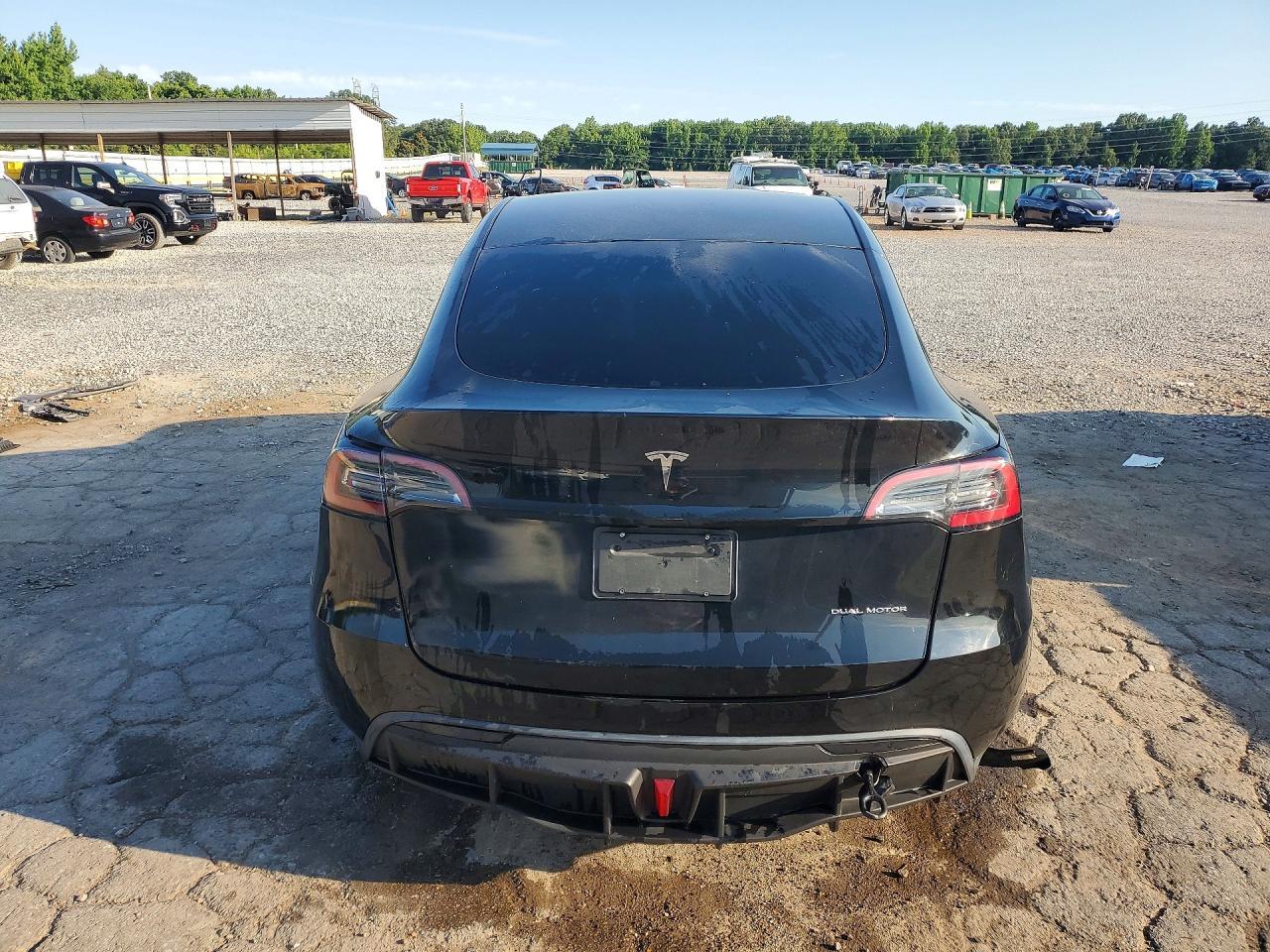 2023 Tesla Model Y - Фото 6