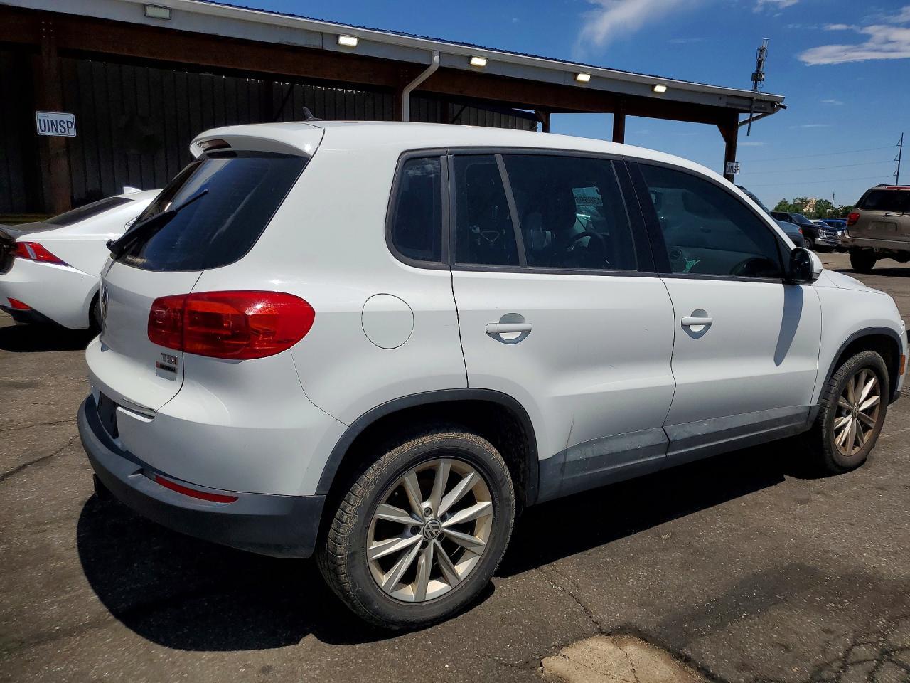 2017 Volkswagen Tiguan S - Image 3