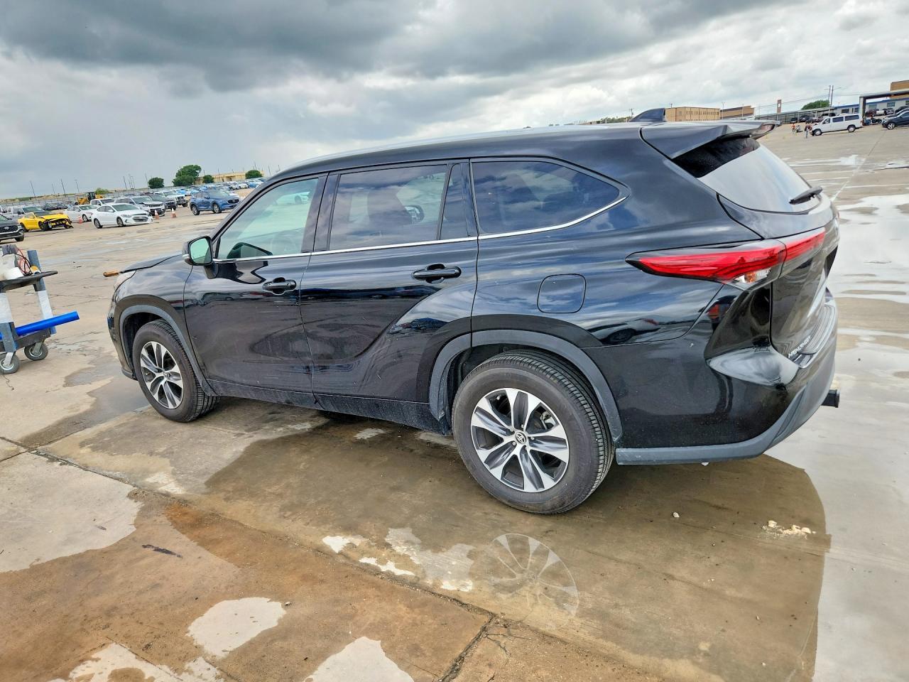 2022 Toyota Highlander Xle - Фото 2