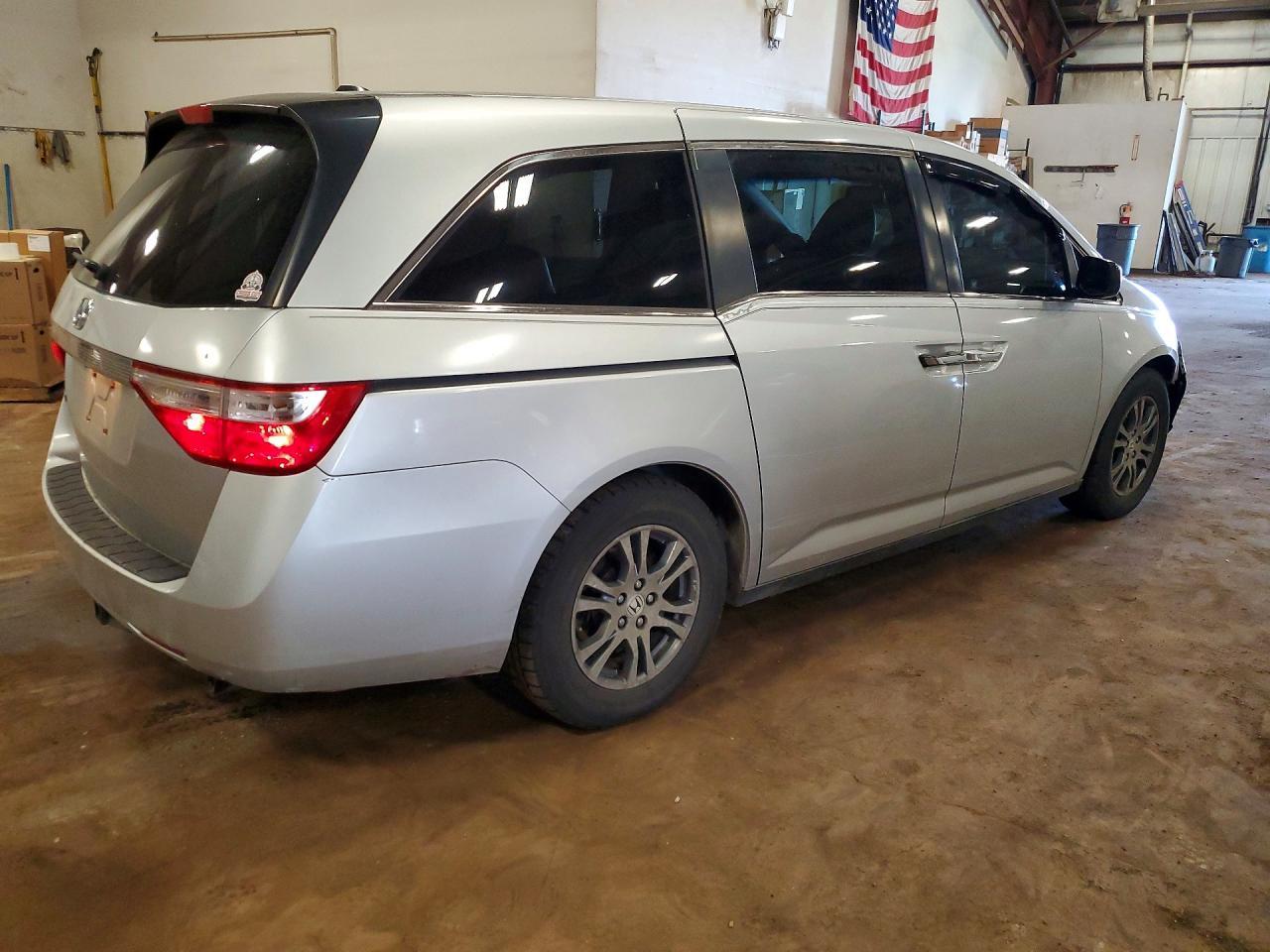 2012 Honda Odyssey Exl - Image 3