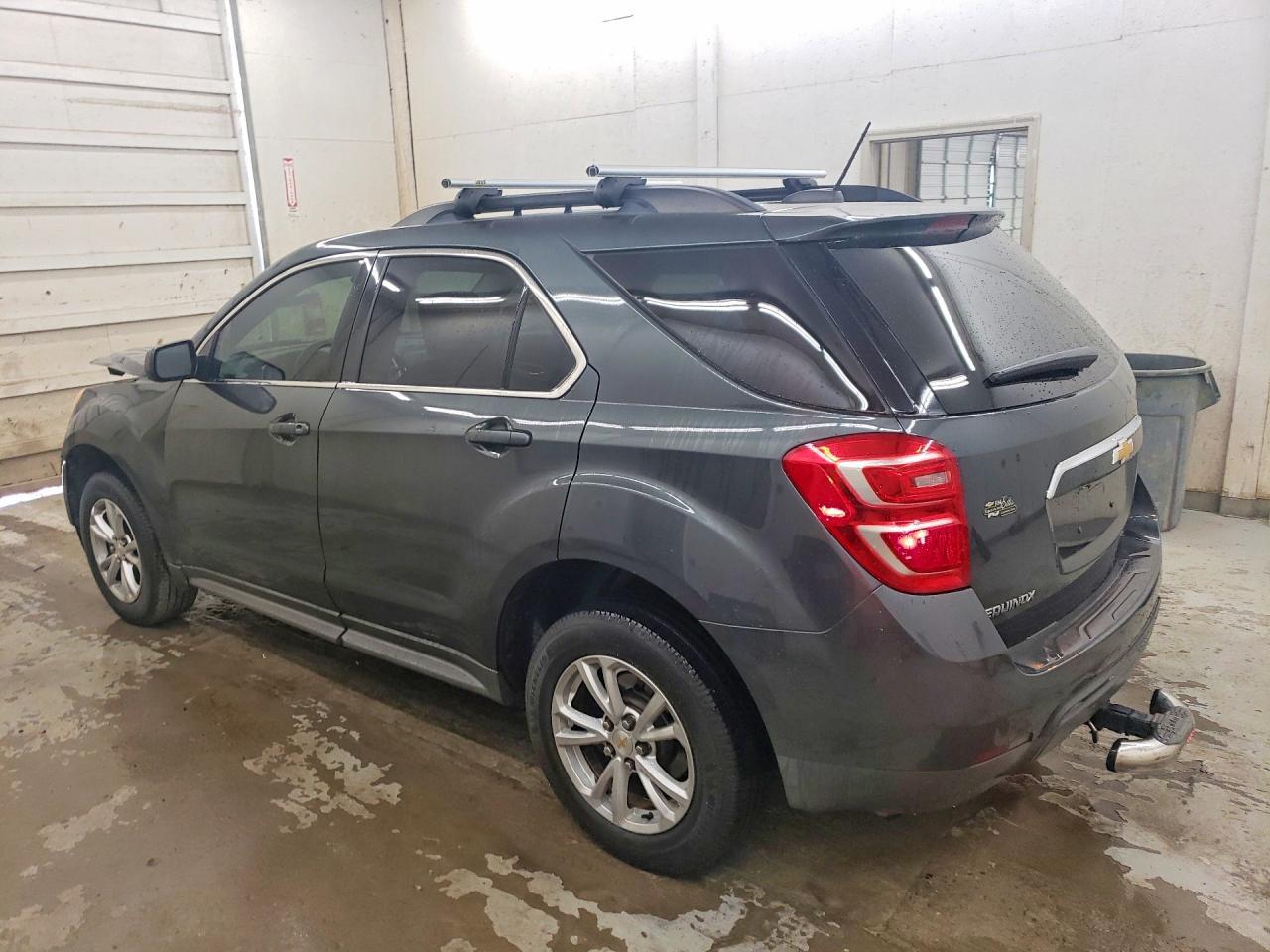 2017 Chevrolet Equinox Lt - Image 2