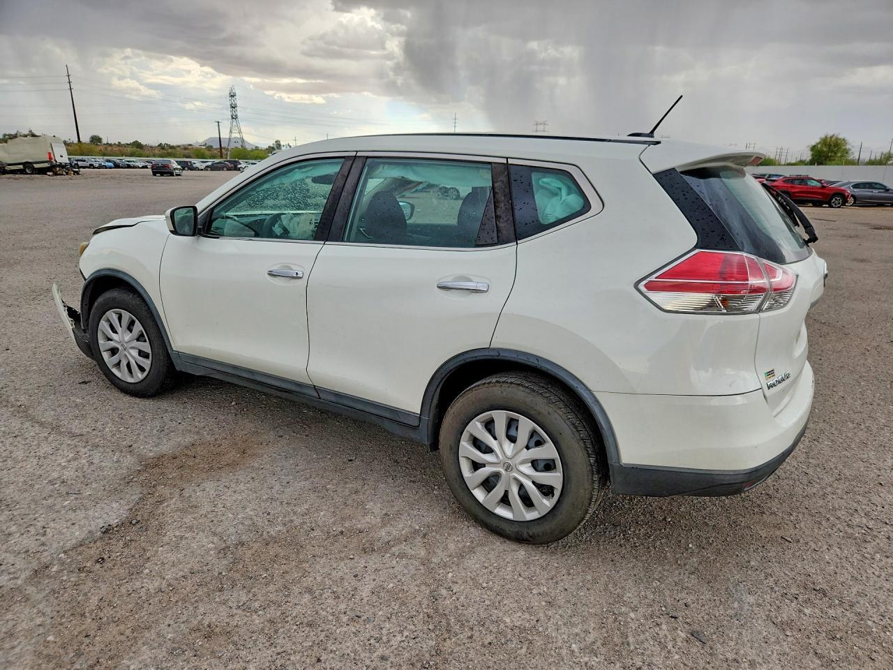 2015 Nissan Rogue S - Фото 2