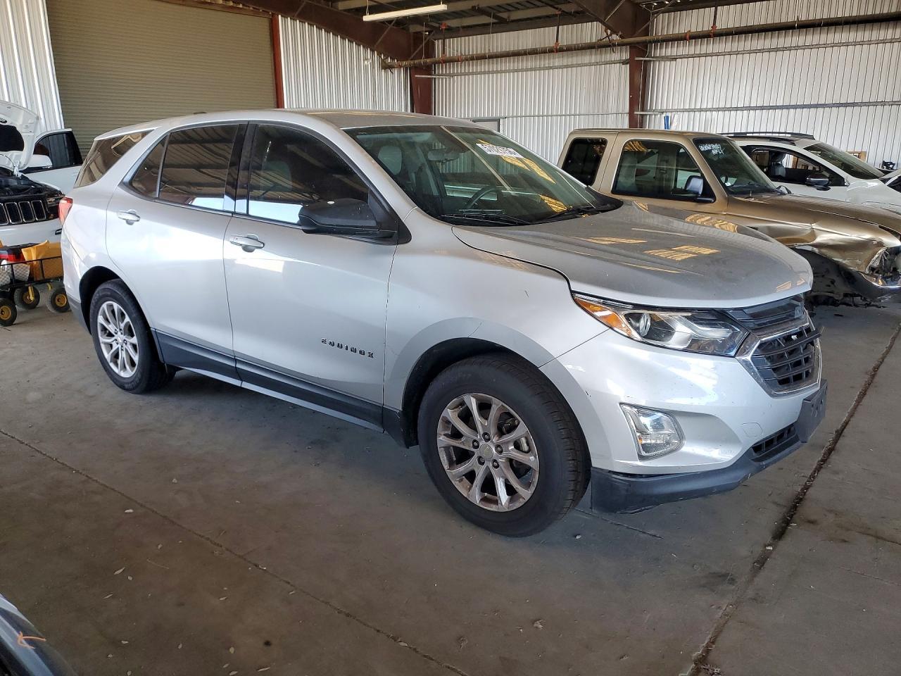 2018 Chevrolet Equinox Ls - Image 4