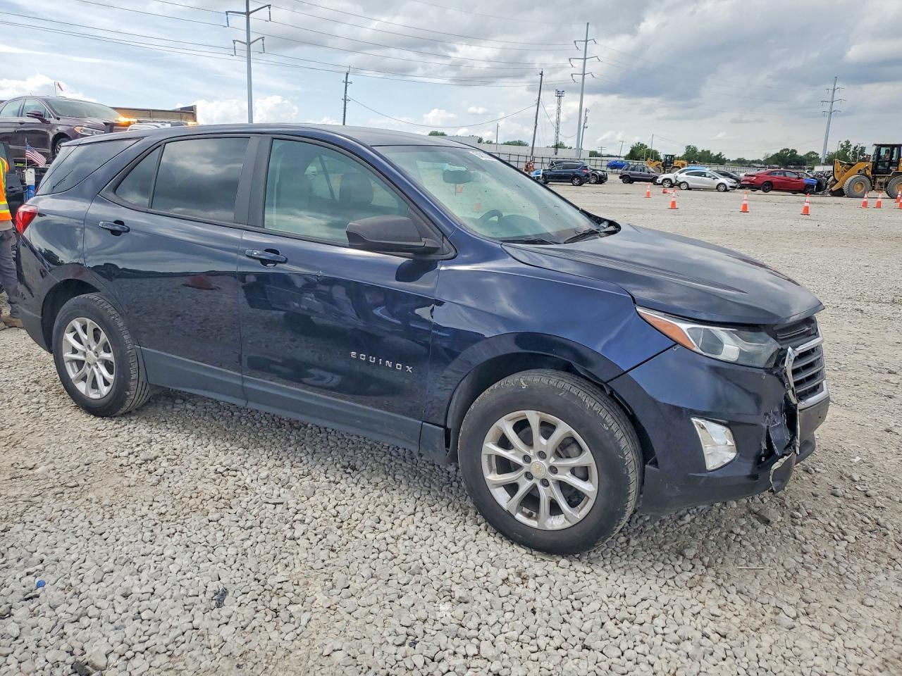 2021 Chevrolet Equinox Ls - Image 4