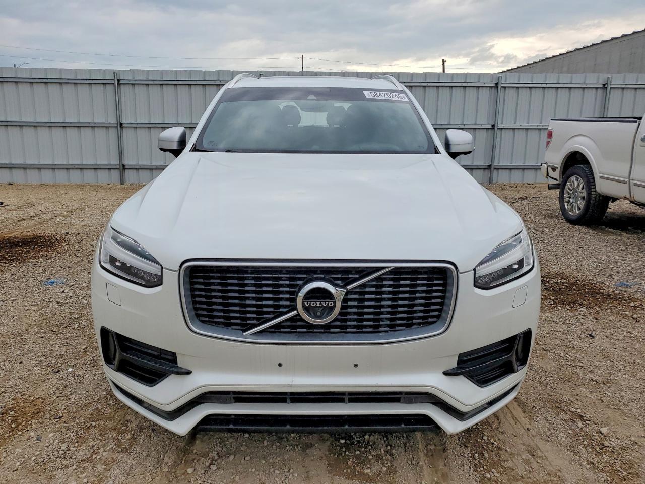 2017 Volvo Xc90 T8 - Image 5