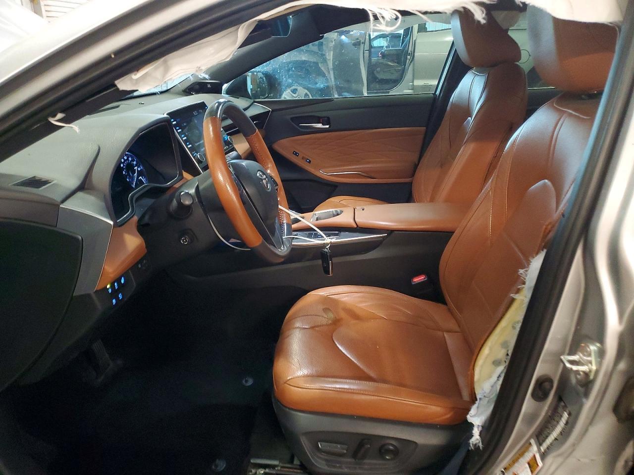2019 Toyota Avalon Limited - Image 7