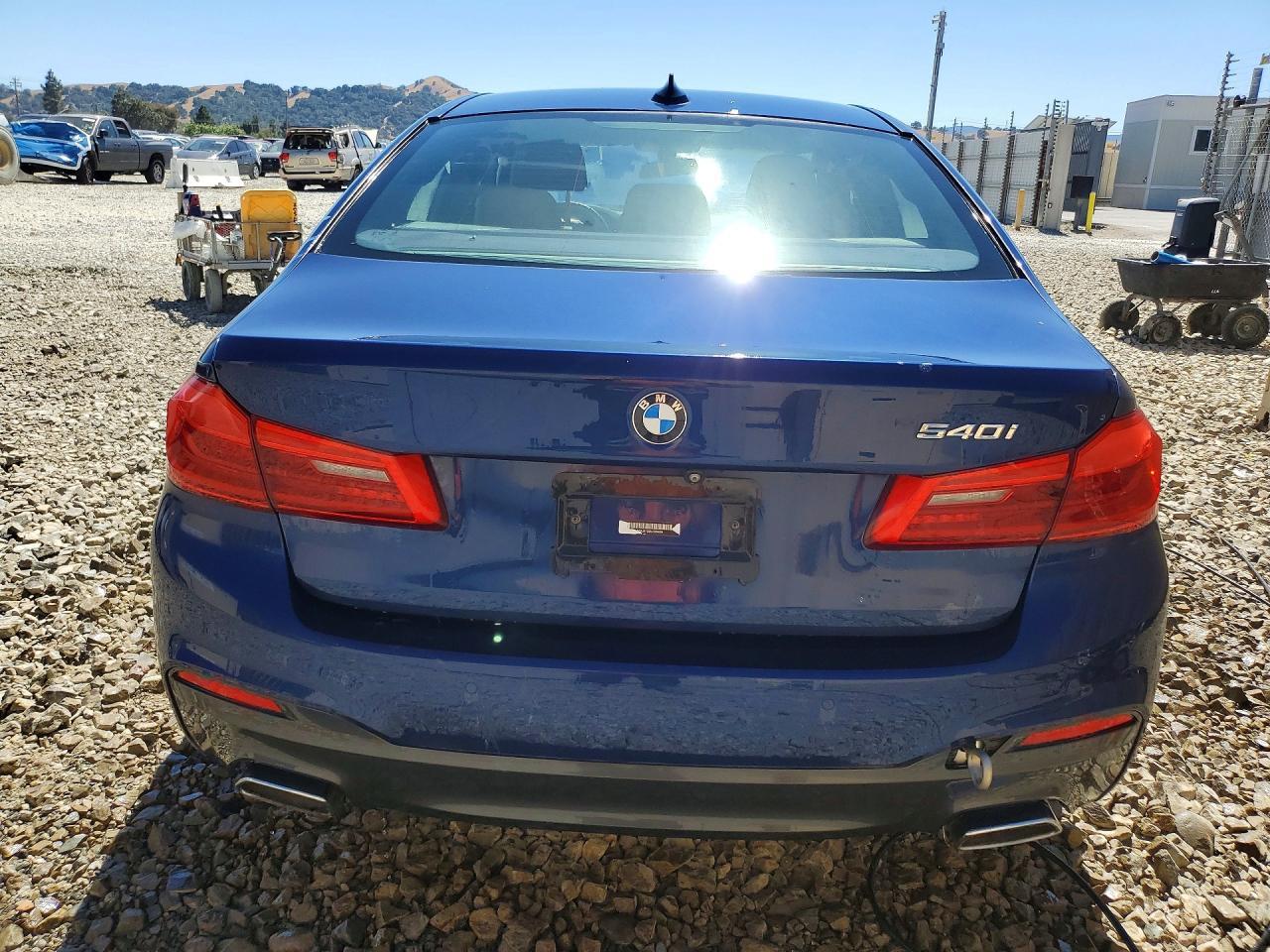 2020 BMW 540 I - Фото 6