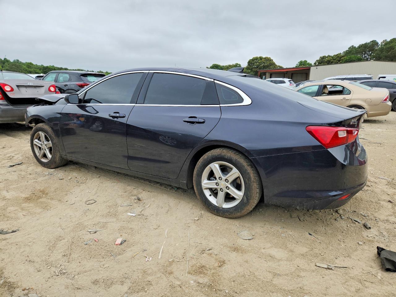 2023 Chevrolet Malibu Ls - Фото 2