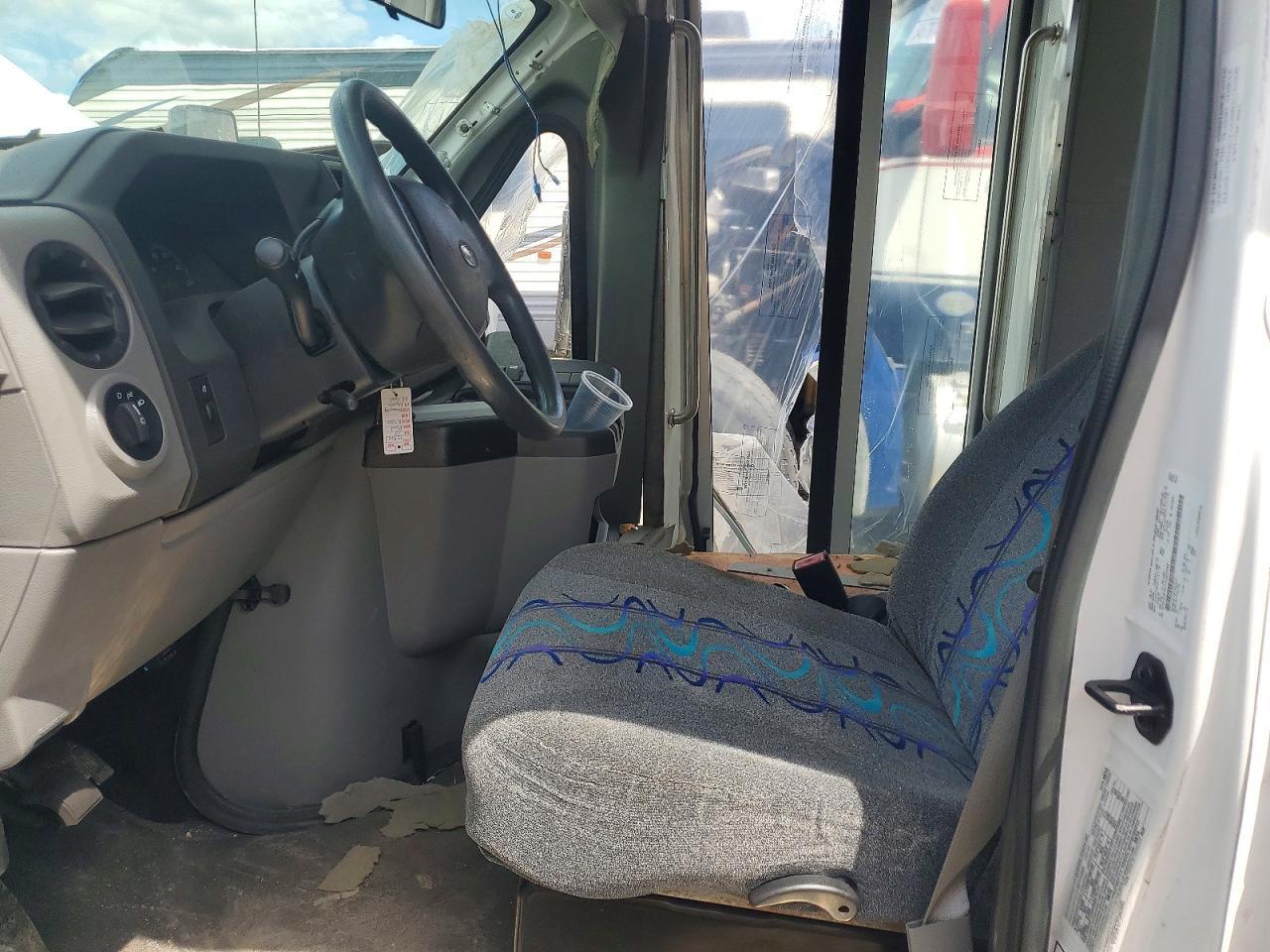 2015 Ford E450 Shuttle Bus - Фото 7