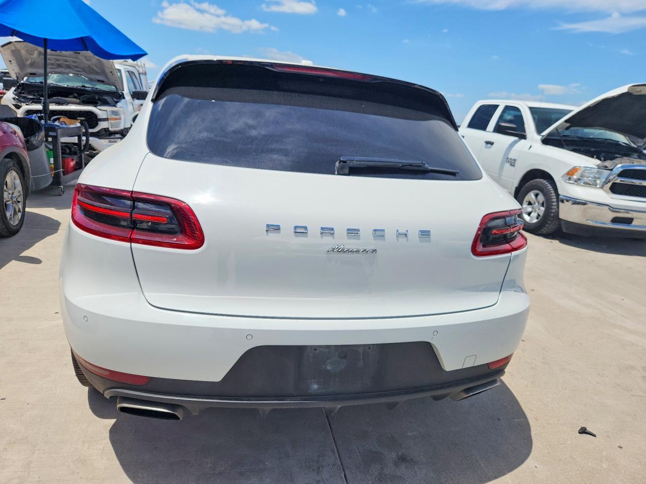 2017 Porsche Macan - Image 6