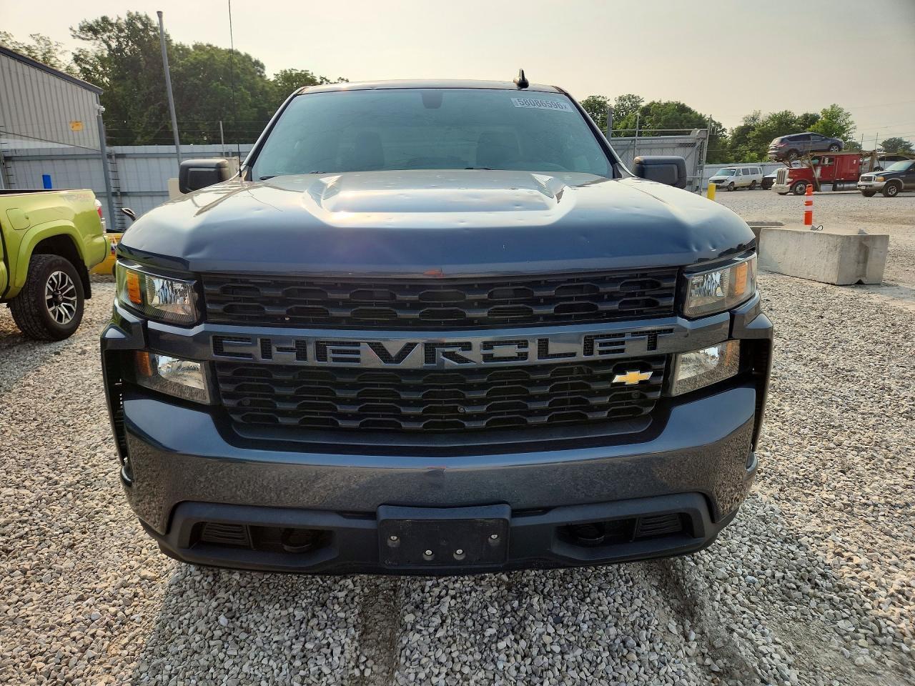 2020 Chevrolet Silverado K1500 Custom - Фото 5