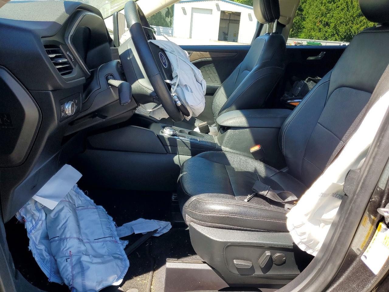 2020 Ford Escape Titanium - Image 7