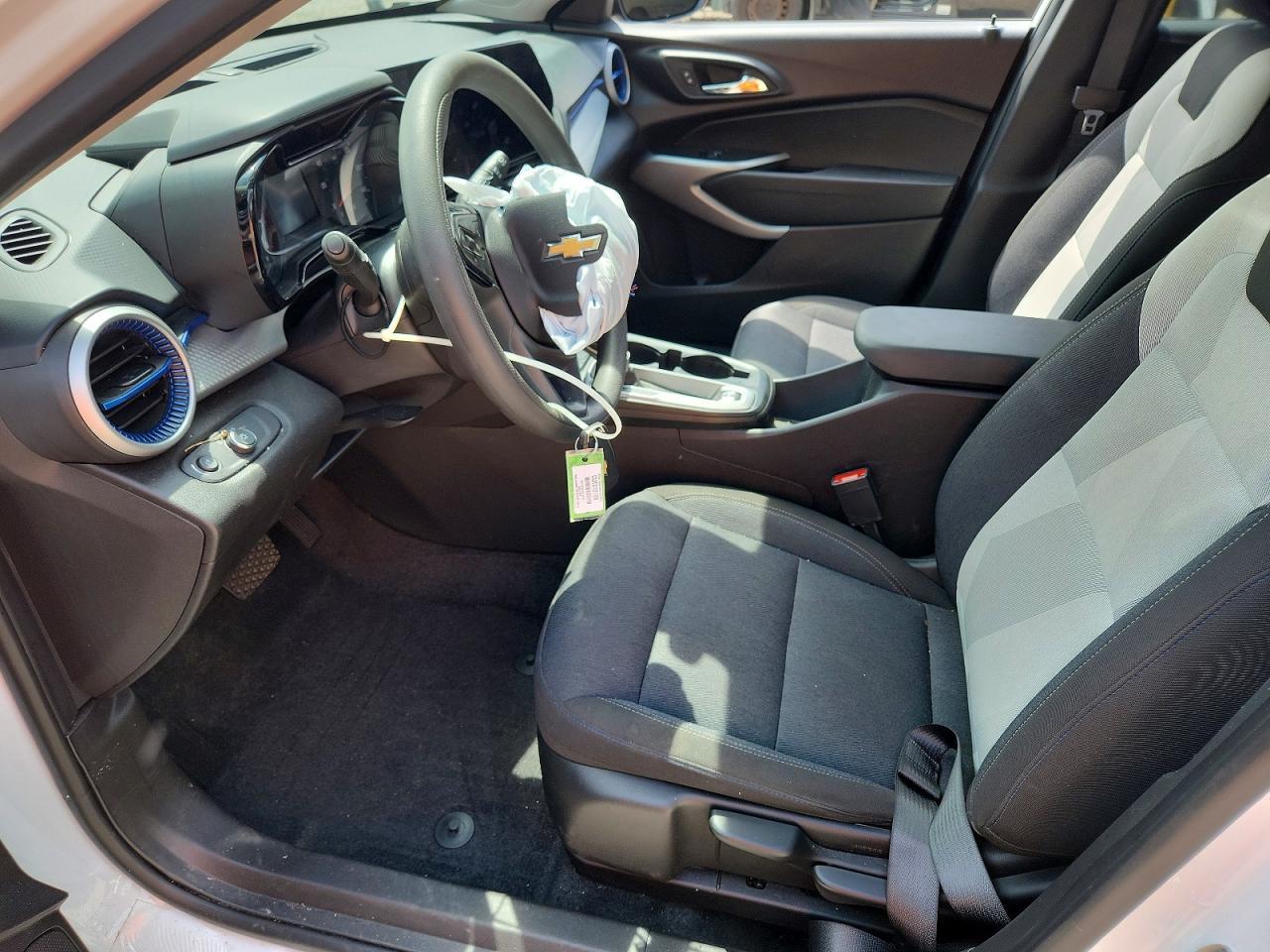 2025 Chevrolet Trax Ls - Фото 7