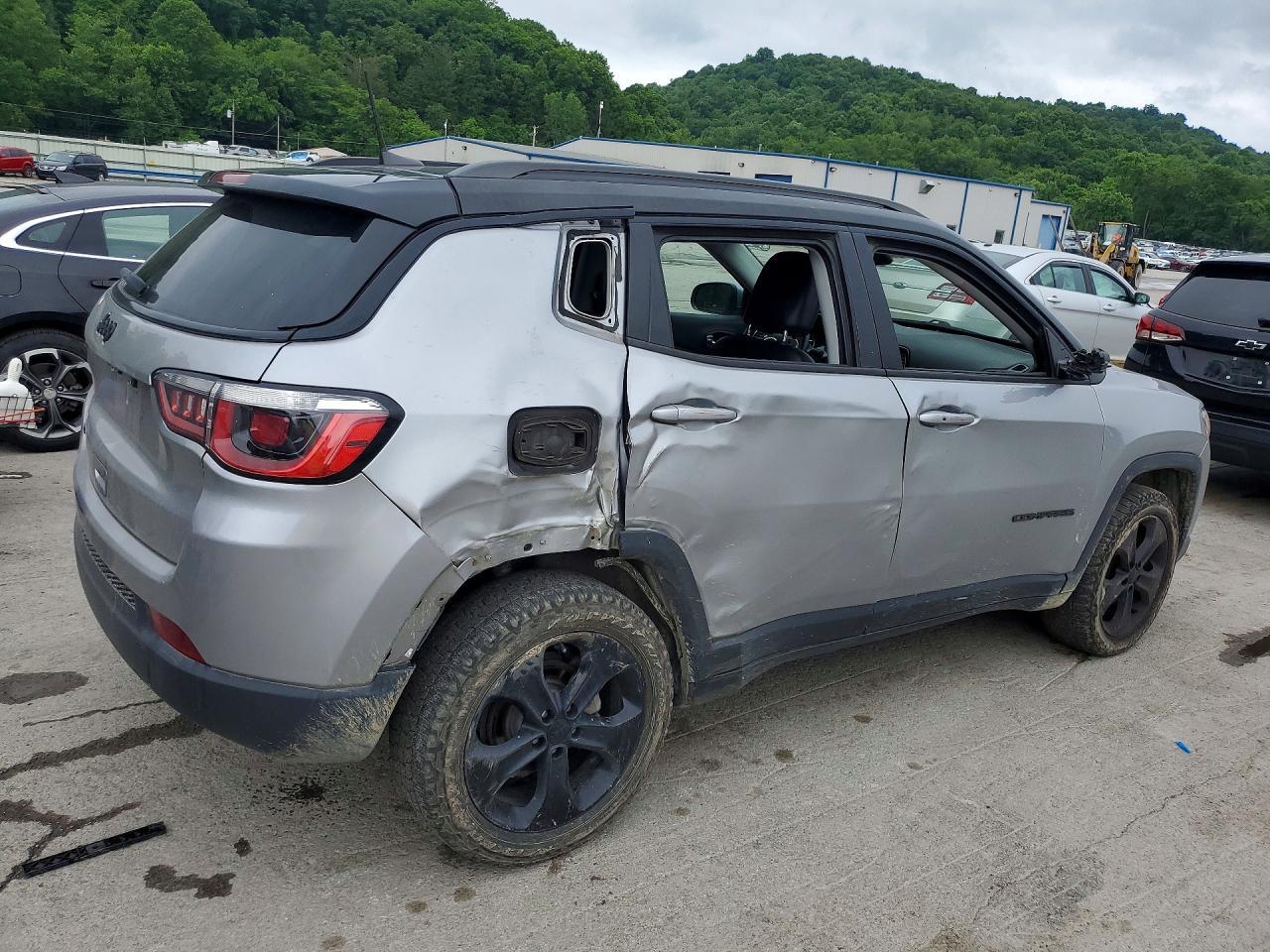 2019 Jeep Compass Latitude - Image 3