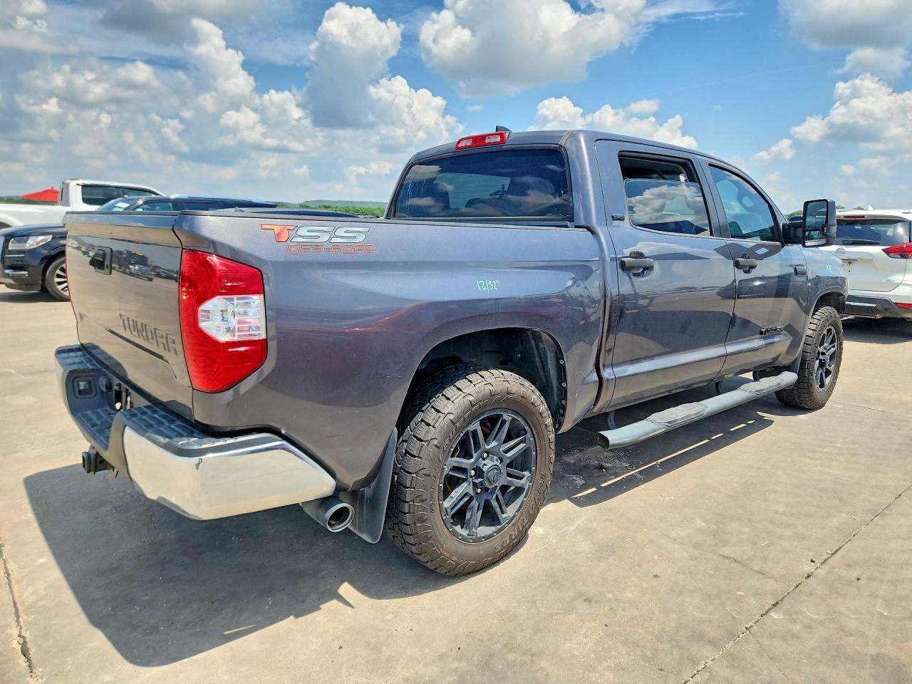 2020 Toyota Tundra Crewmax Sr5 - Фото 3