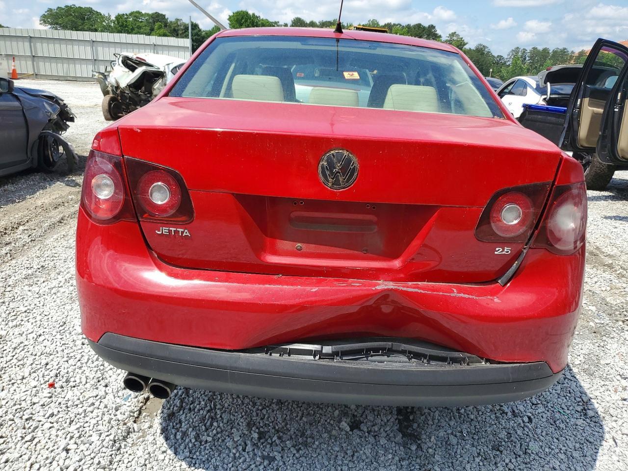 2010 Volkswagen Jetta Limited - Image 6
