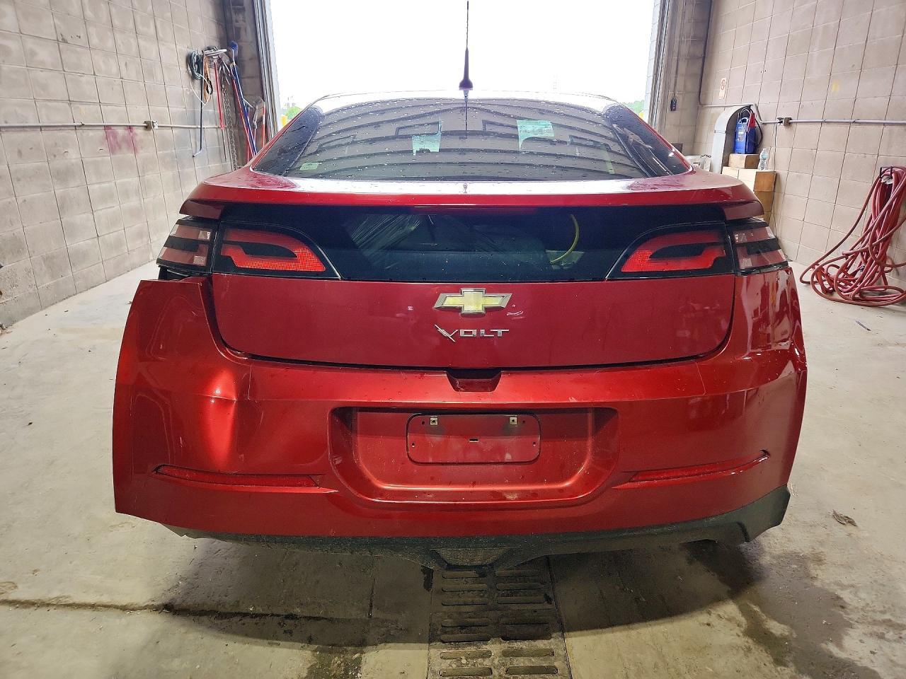 2013 Chevrolet Volt - Image 6