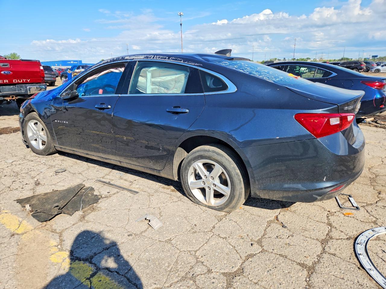 2020 Chevrolet Malibu Ls - Фото 2