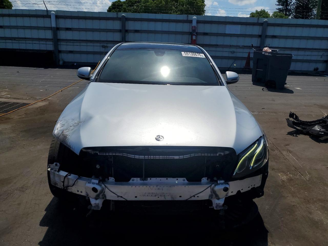 2017 Mercedes-Benz E 300 - Фото 5
