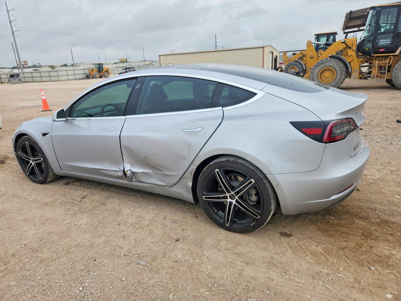 2018 Tesla Model 3 - Image 2