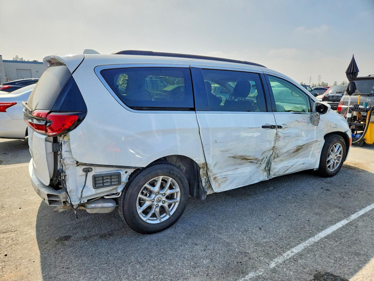 2022 Chrysler Pacifica Touring L - Image 3
