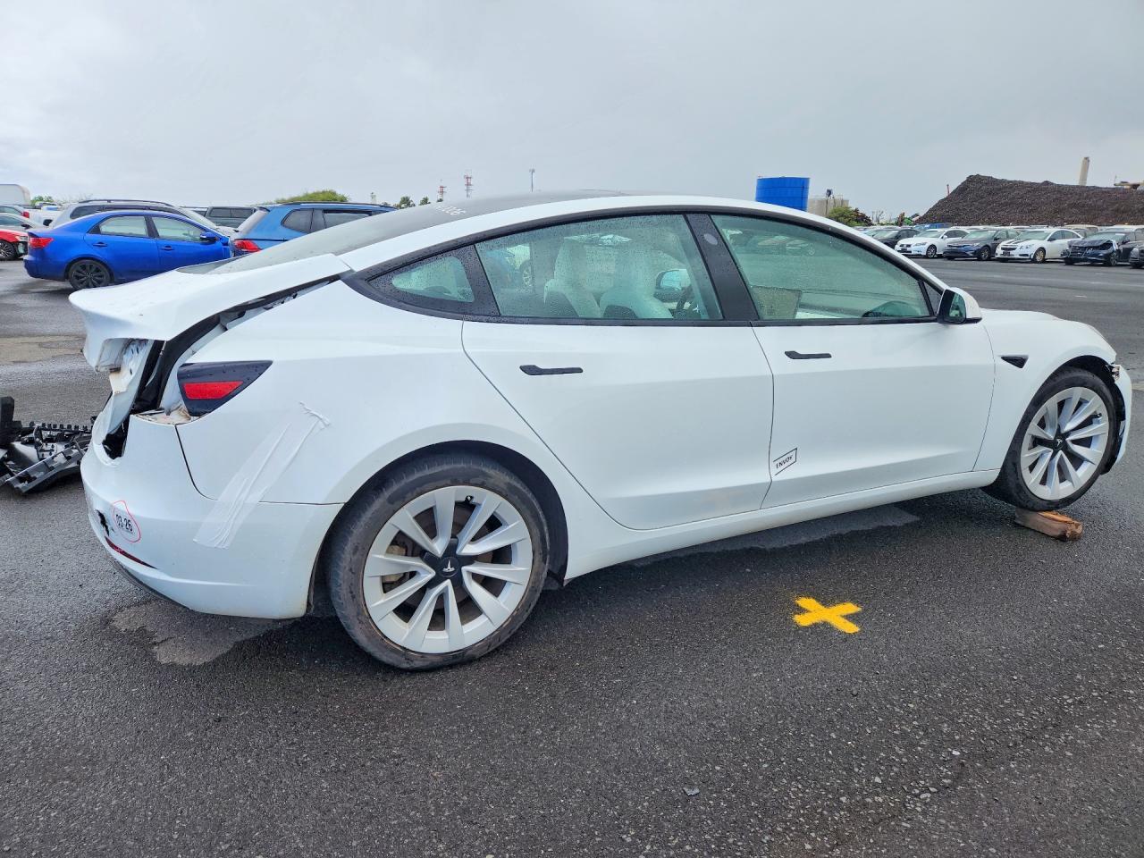 2023 Tesla Model 3 - Фото 3
