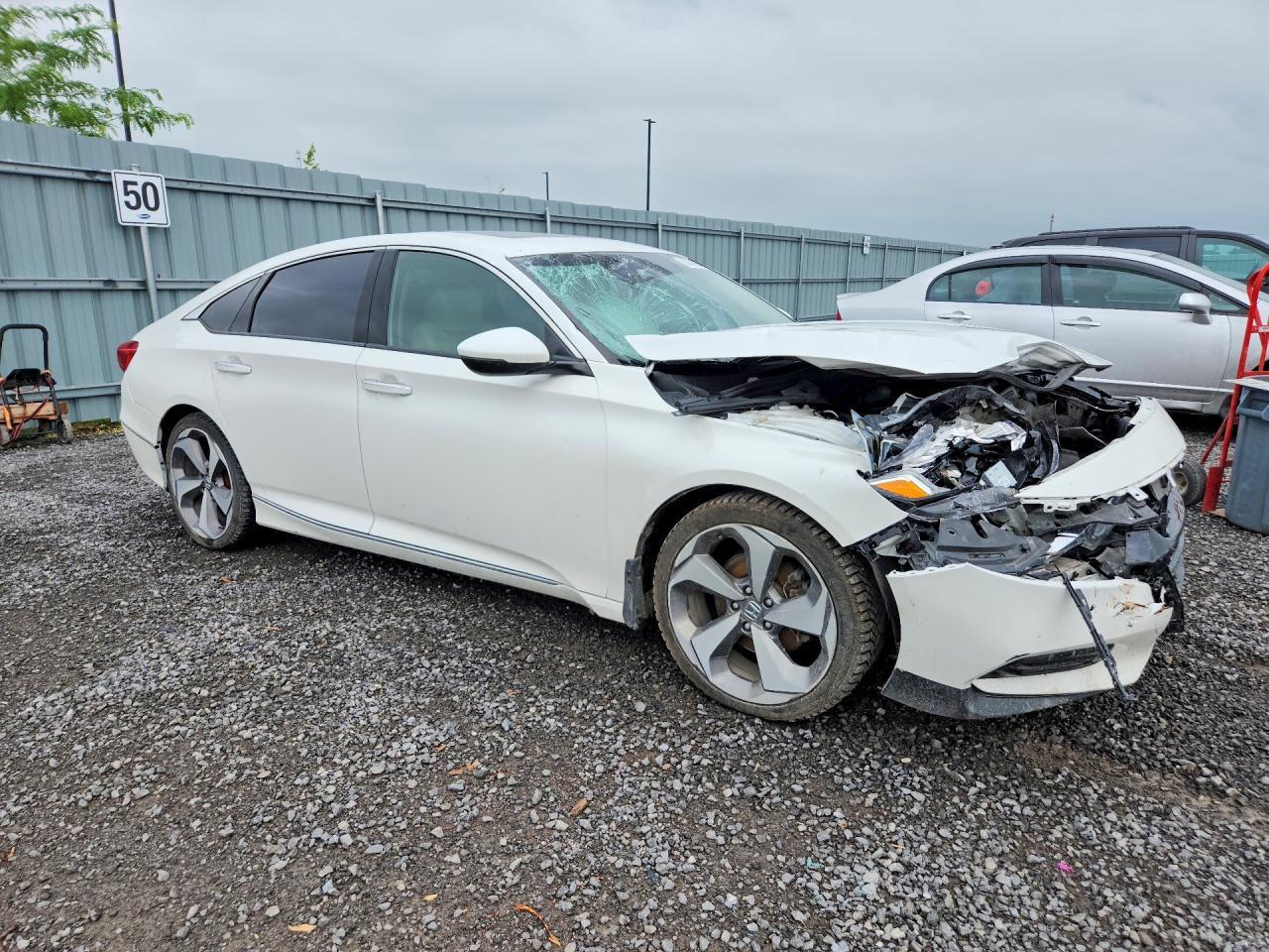 2019 Honda Accord Touring - Image 4