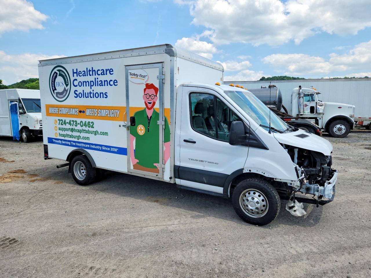 2022 Ford Transit Box Truck - Фото 4