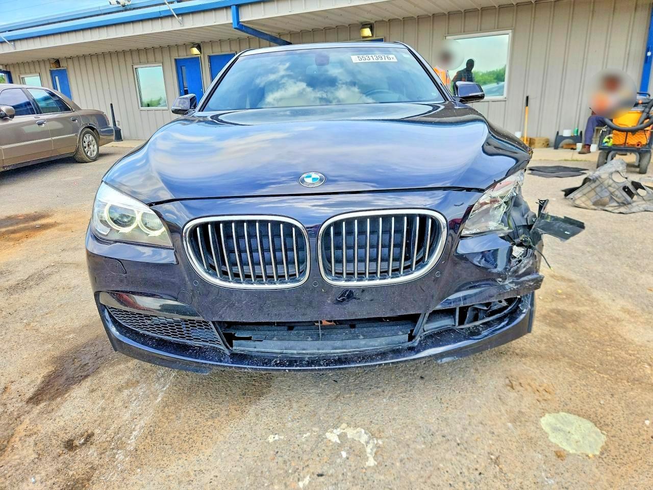 2015 BMW 740 I - Фото 5