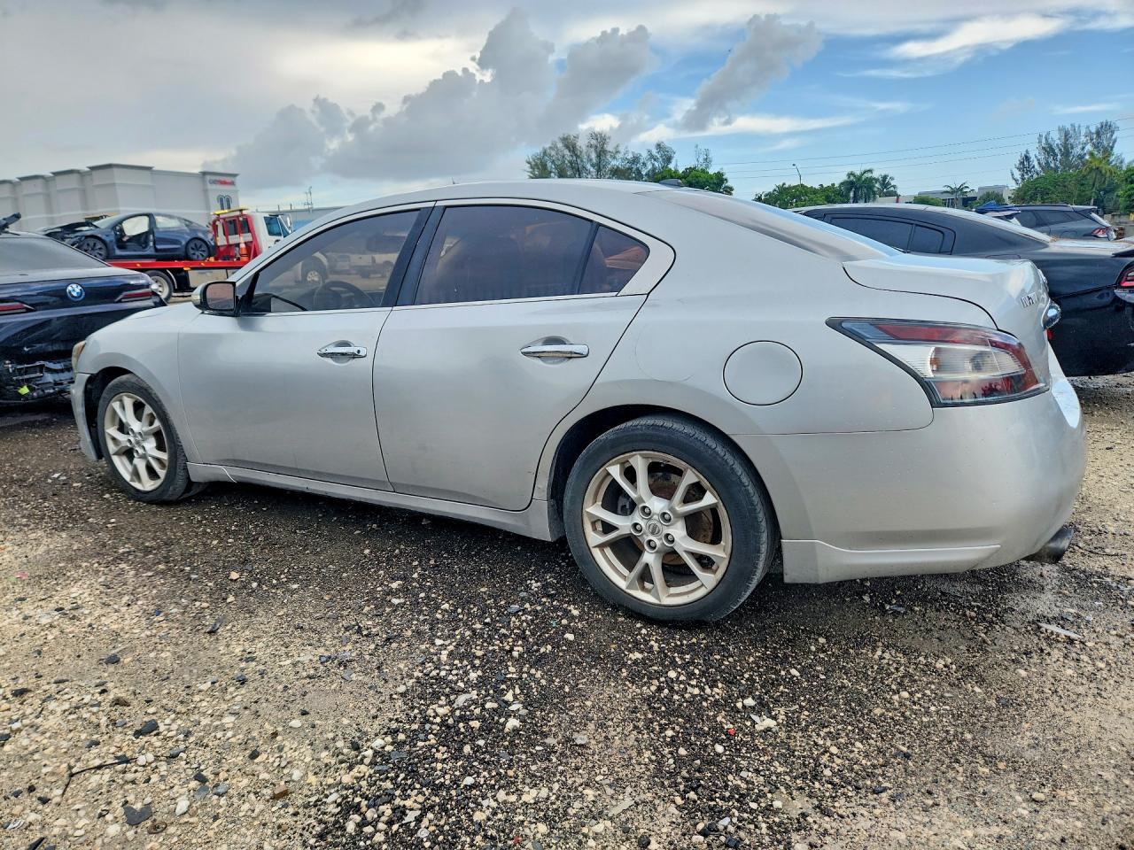 2014 Nissan Maxima 3.5 S - Image 2