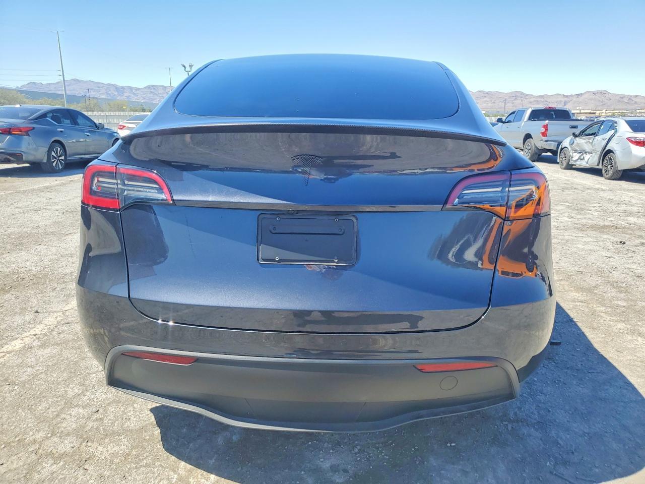 2024 Tesla Model Y - Фото 6