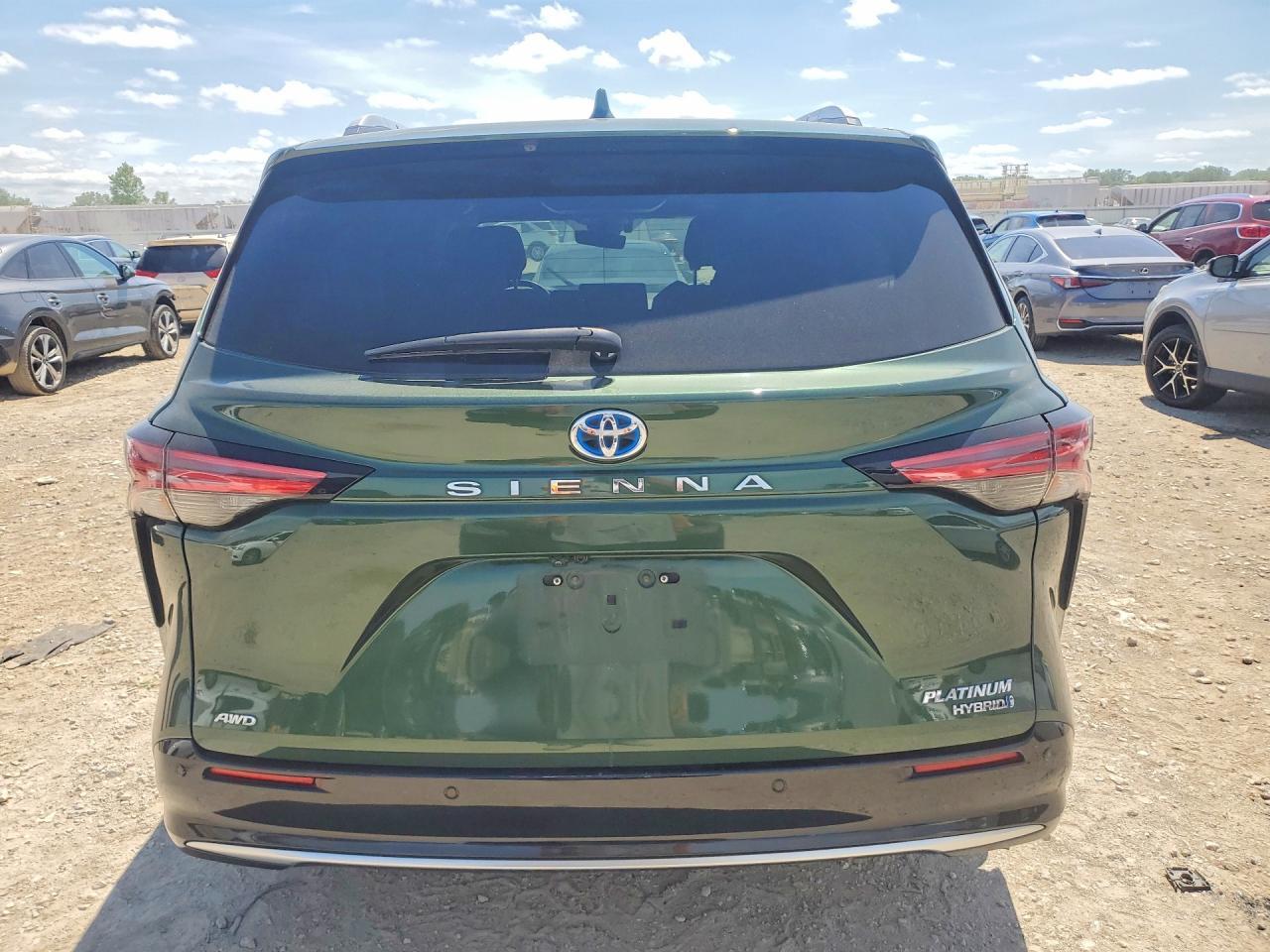 2021 Toyota Sienna Platinum 7-Passenger - Фото 6