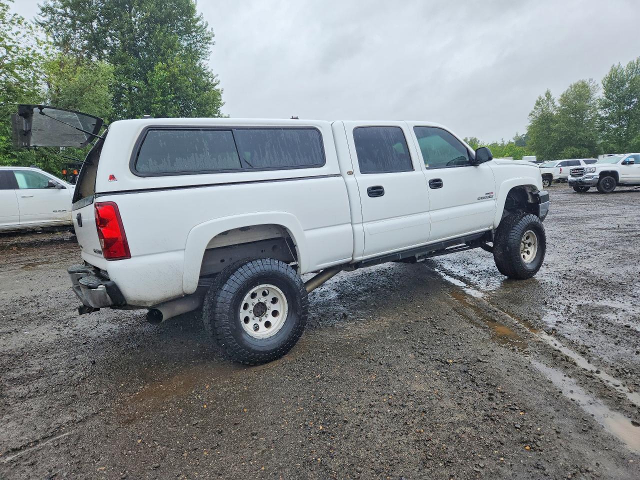 2005 Chevrolet Silverado K2500 Heavy Duty - Image 3