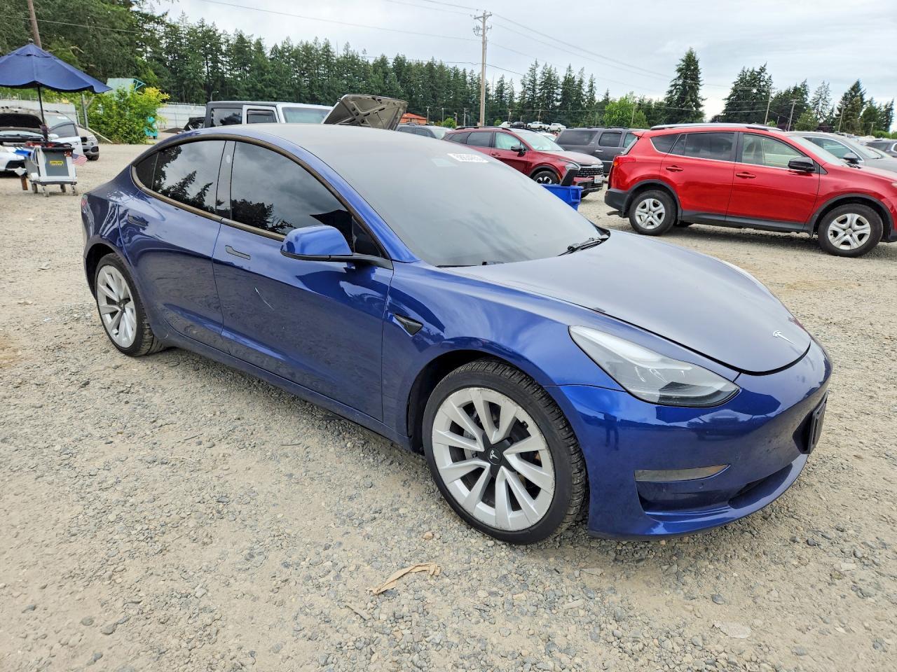 2022 Tesla Model 3 - Фото 4