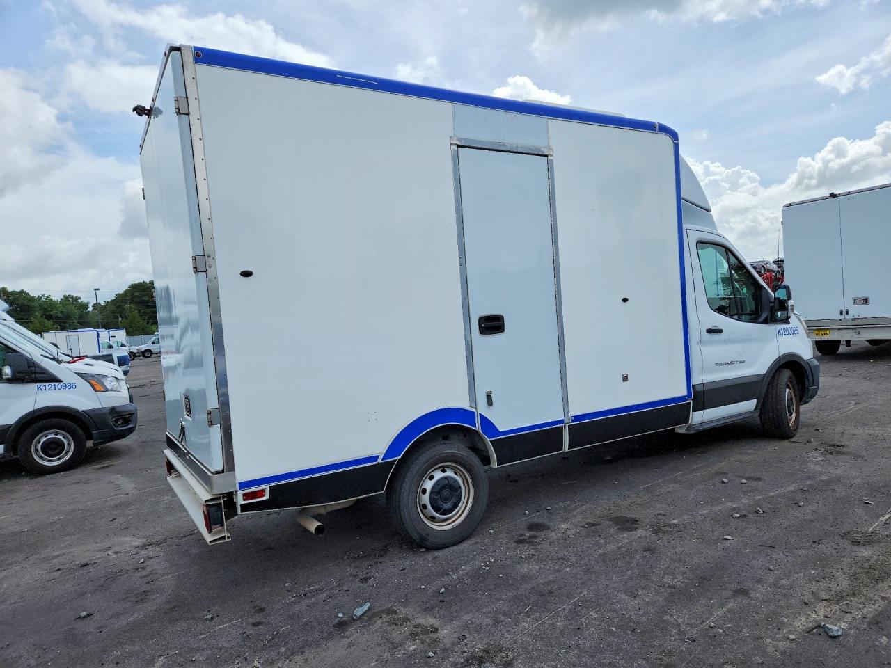 2020 Ford Transit Delivery Truck - Image 3