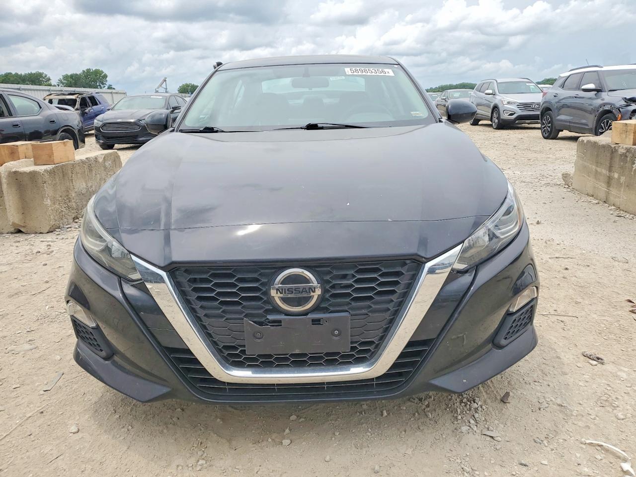 2019 Nissan Altima S - Фото 5
