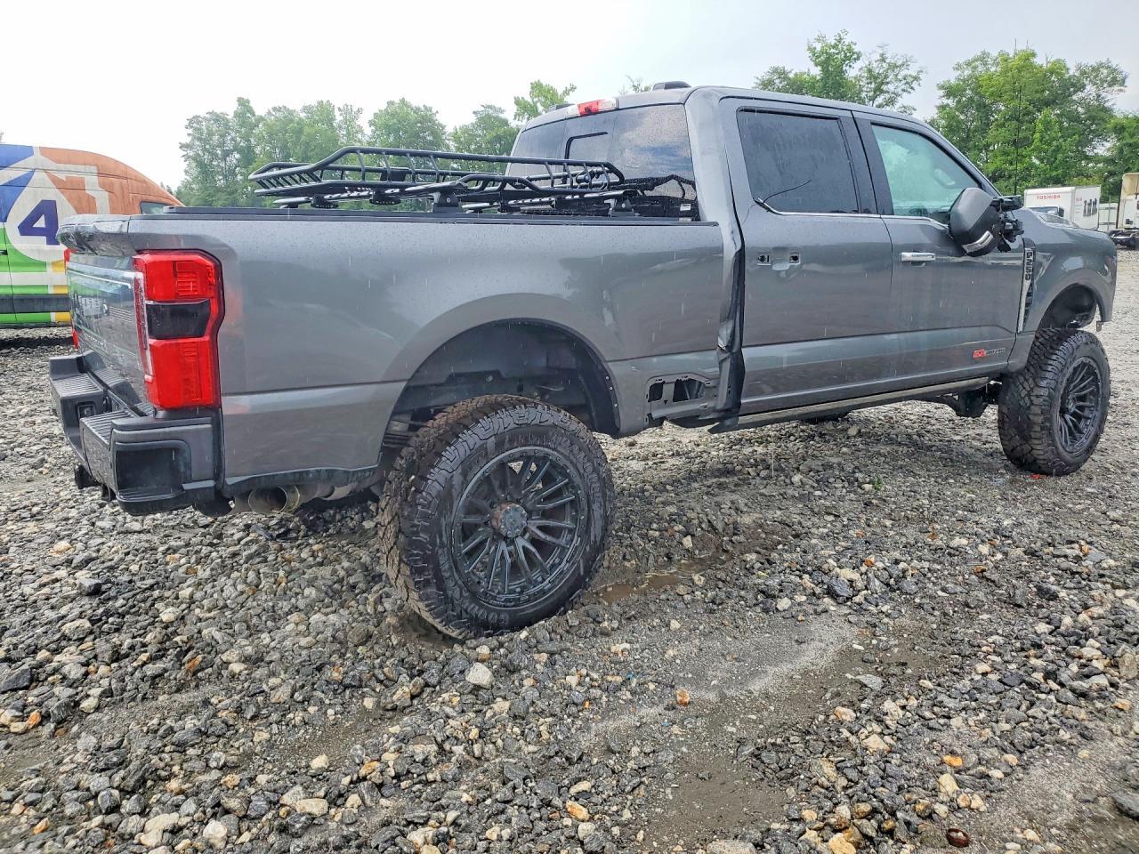 2023 Ford F250 Super Duty - Фото 3