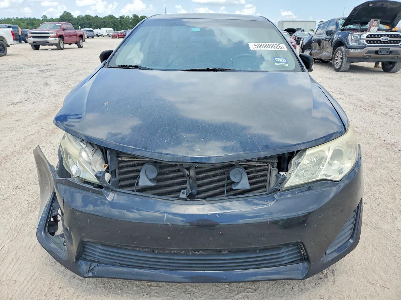 2014 Toyota Camry Le - Фото 5