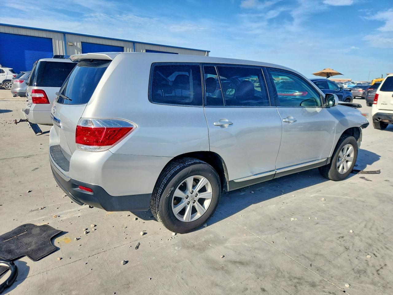 2013 Toyota Highlander Base - Фото 3